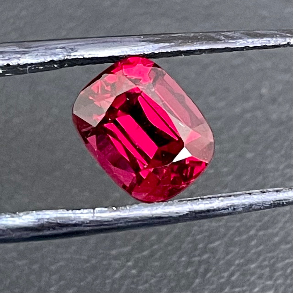 4.30 Carats Faceted Rhodolite Garnet - Noble Gemstones®