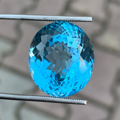 33 Carats Faceted Semi-Precious Blue Topaz Gemstone