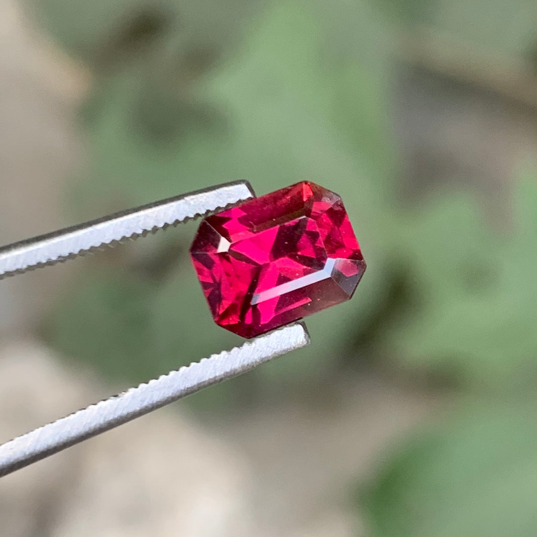 1.50 Carats Faceted Beautiful Semi-Precious Rhodolite Garnet