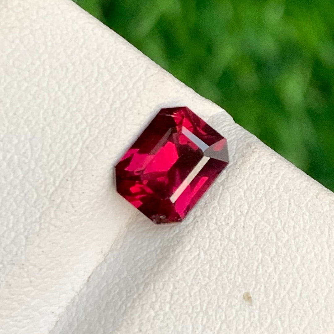 1.50 Carats Faceted Beautiful Semi-Precious Rhodolite Garnet