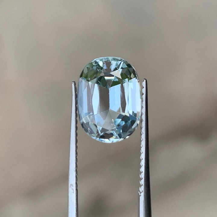 2.90 Carats Faceted Semi-Precious Aquamarine