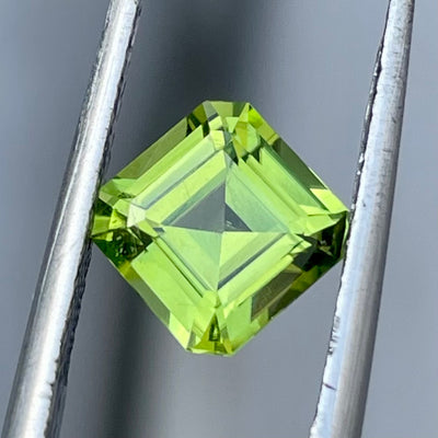 1.80 Carats Faceted Peridot - Noble Gemstones®