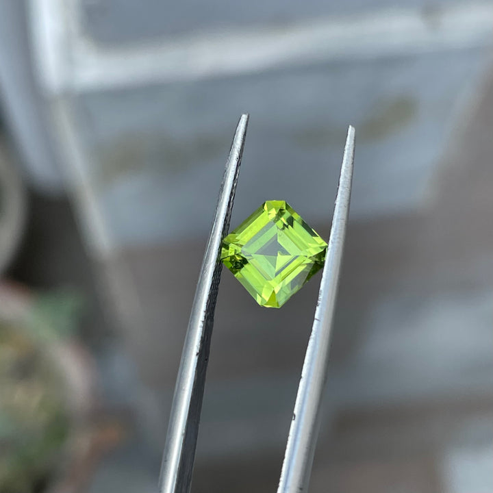 1.80 Carats Faceted Peridot - Noble Gemstones®