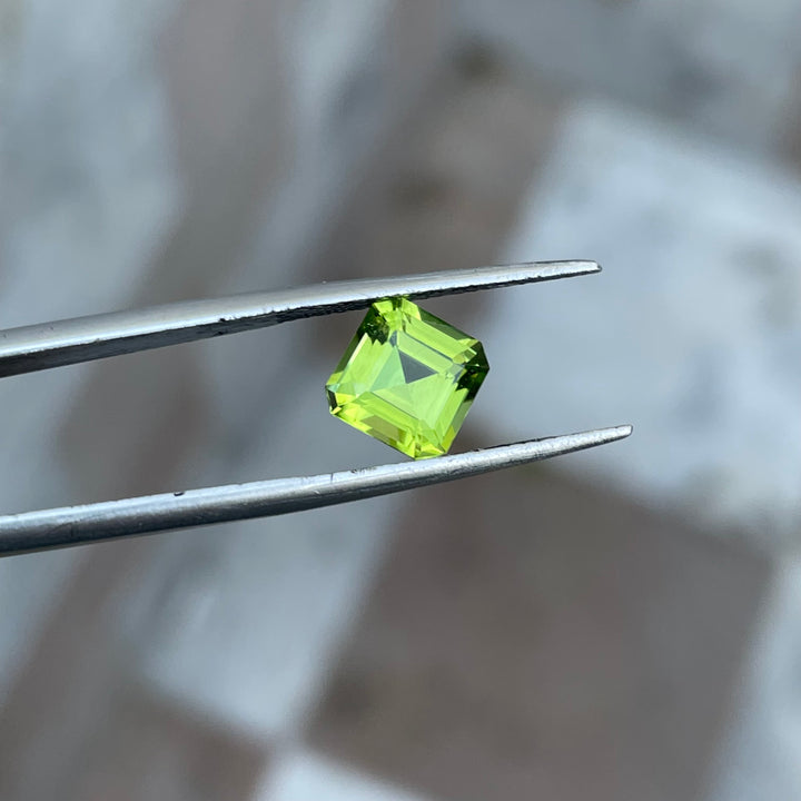 1.80 Carats Faceted Peridot - Noble Gemstones®