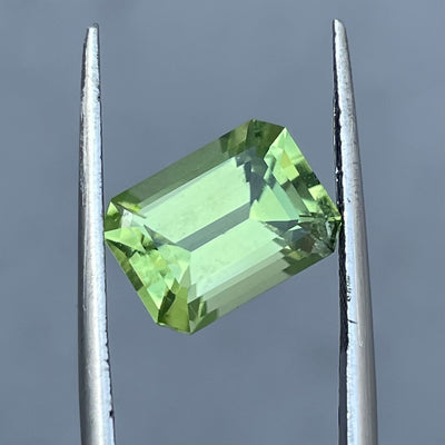 4.45 Carats Faceted Peridot - Noble Gemstones®
