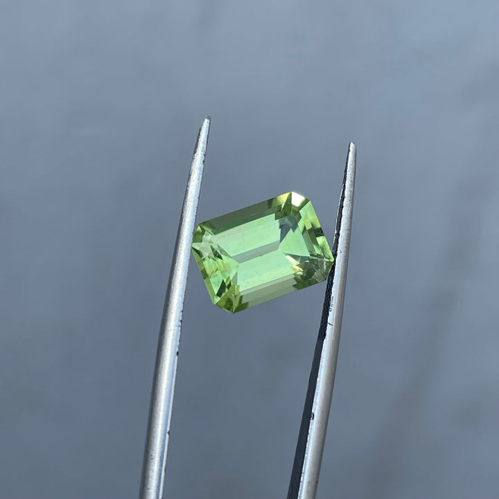 4.45 Carats Faceted Peridot - Noble Gemstones®