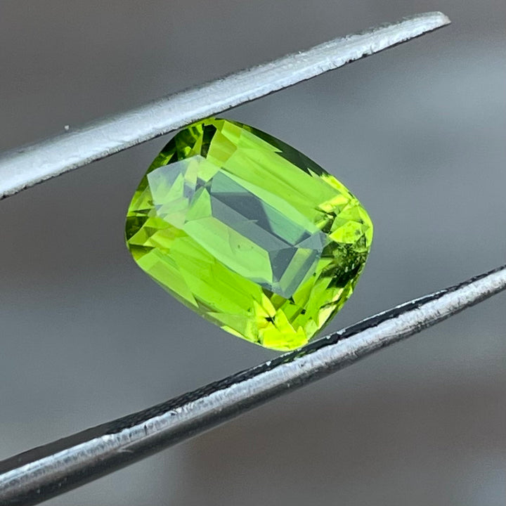 3.05 Carats Faceted Peridot - Noble Gemstones®