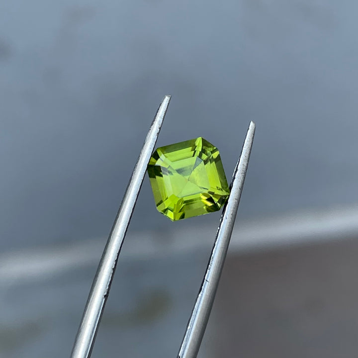 1.80 Carats Faceted Peridot - Noble Gemstones®