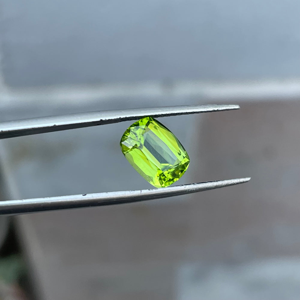 2.85 Carats Faceted Peridot - Noble Gemstones®