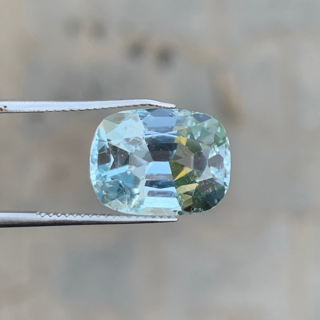 8.25 Carats Faceted Semi-Precious Aquamarine Stone