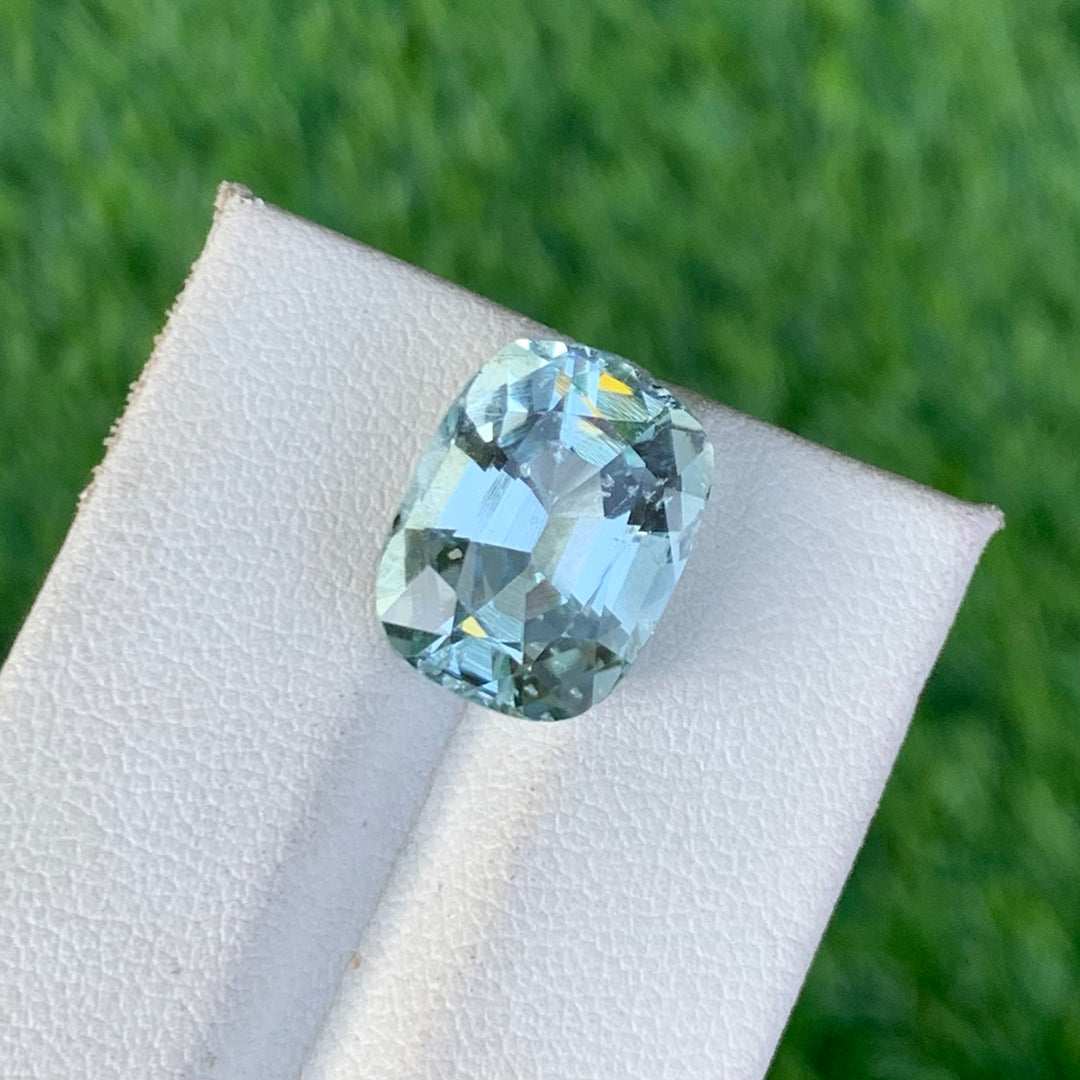 8.25 Carats Faceted Semi-Precious Aquamarine Stone