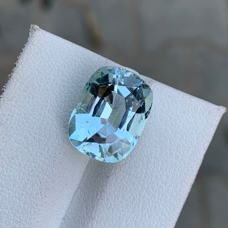 8.25 Carats Faceted Semi-Precious Aquamarine Stone