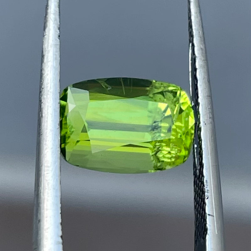 2.35 Carats Faceted Peridot - Noble Gemstones®