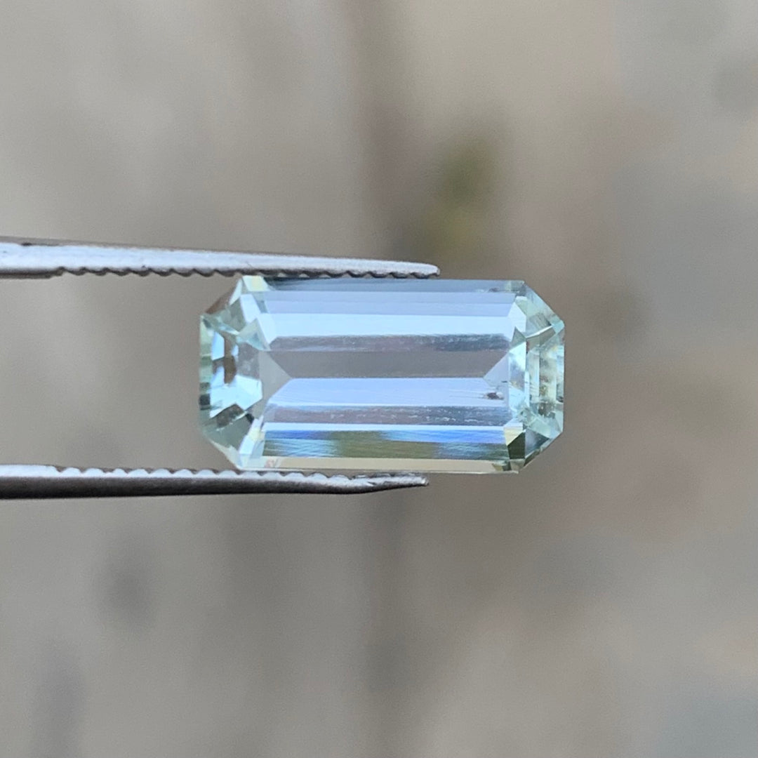 3.50 Carats Faceted Semi-Precious Aquamarine Stone