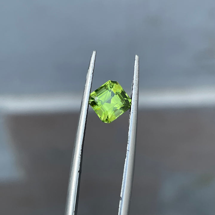 1.40 Carats Faceted Peridot - Noble Gemstones®