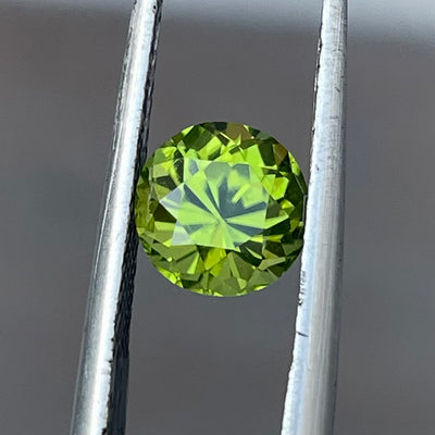 1.35 Carats Faceted Peridot - Noble Gemstones®