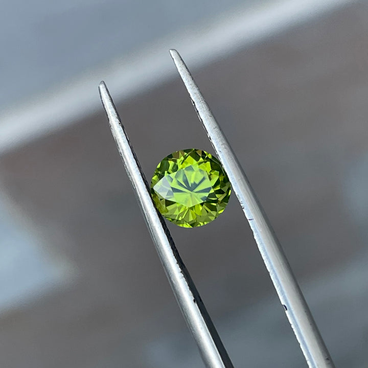 1.35 Carats Faceted Peridot - Noble Gemstones®