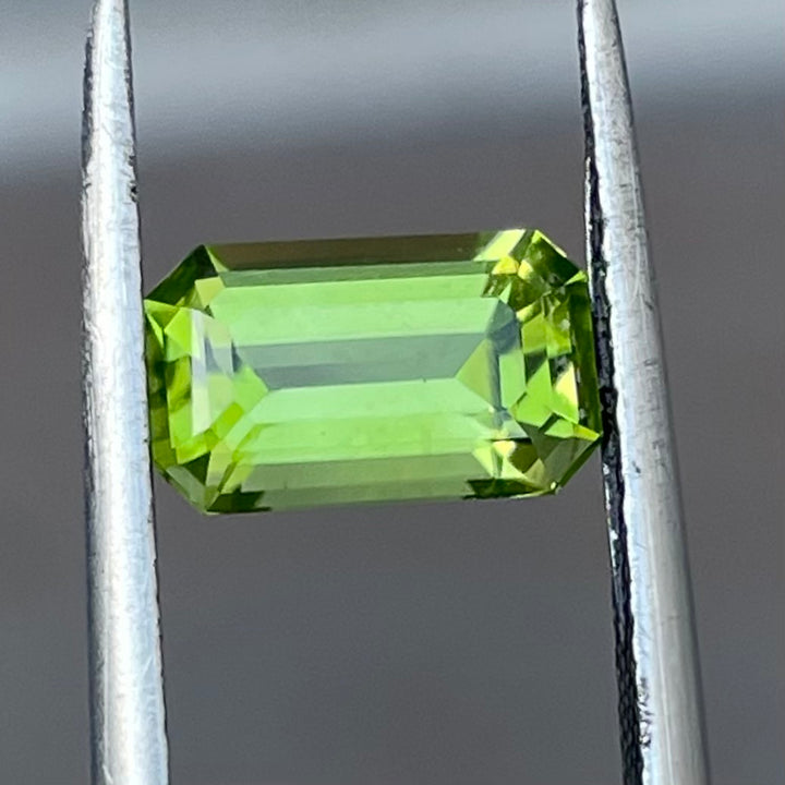 1.40 Carats Faceted Peridot - Noble Gemstones®