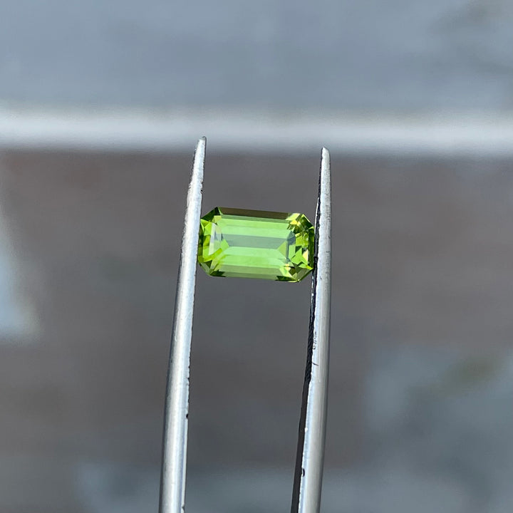 1.40 Carats Faceted Peridot - Noble Gemstones®