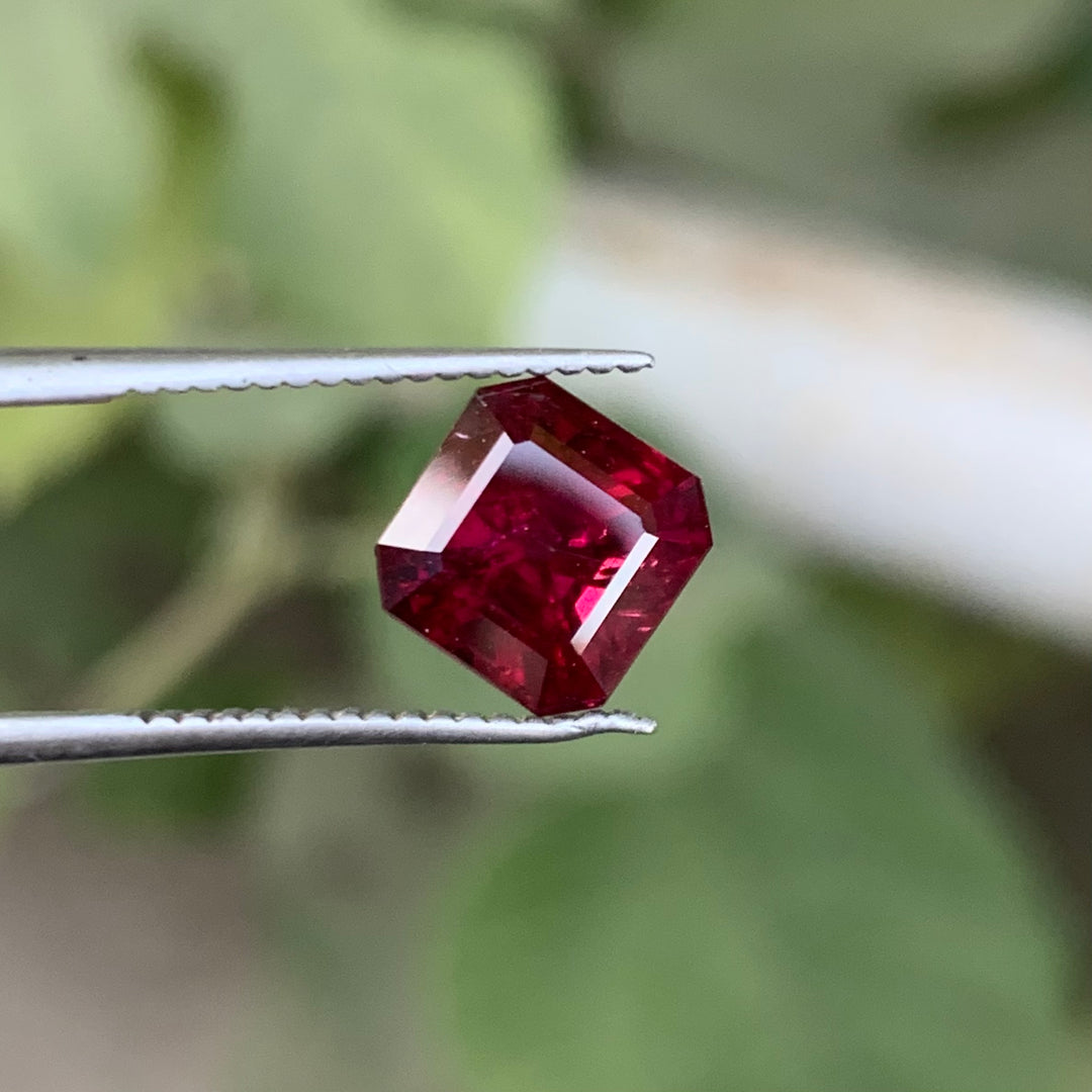 3 Carats Faceted Beautiful Semi-Precious Rhodolite Garnet Stone