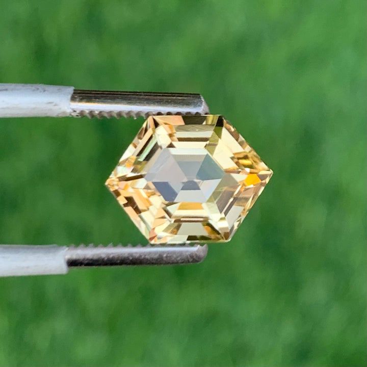 3 Carats Faceted Semi-Precious Bright Citrine