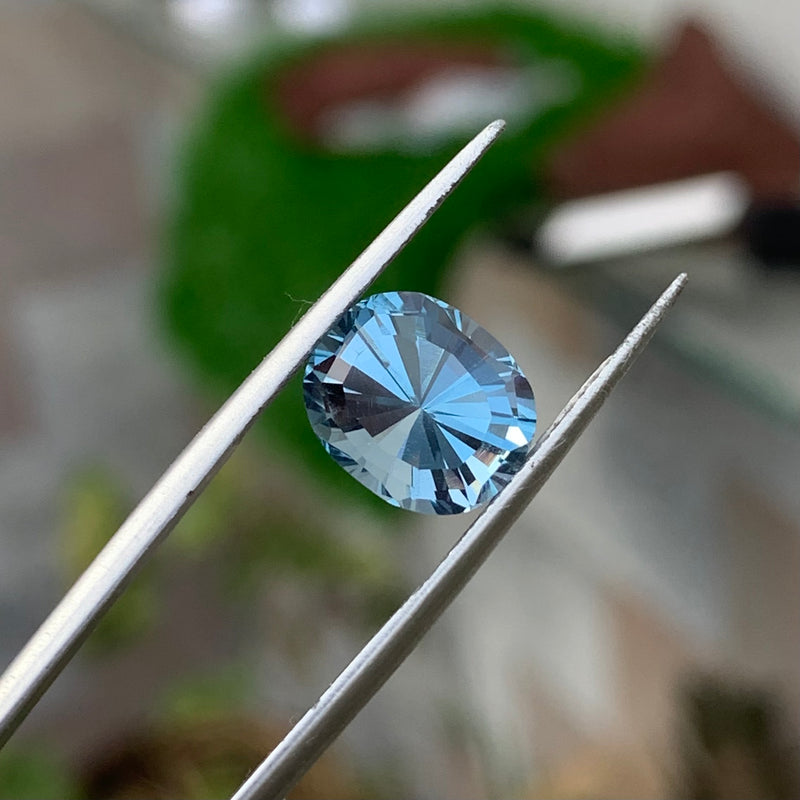 4.60 Carats Faceted Blue Topaz - Noble Gemstones®