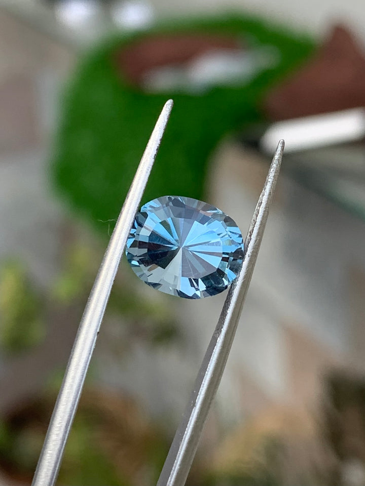 4.60 Carats Faceted Blue Topaz - Noble Gemstones®