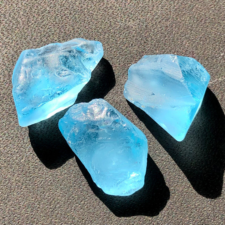 17.01 Grams Facet Rough London  Blue Topaz - Noble Gemstones®