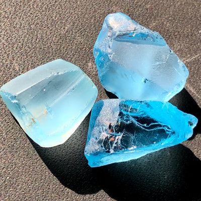 20.25 Grams Facet Rough London  Blue Topaz - Noble Gemstones®