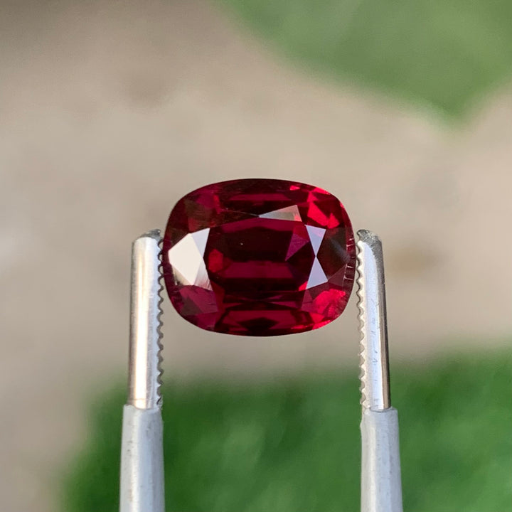 4.50 Carats Faceted Semi-Precious Rhodolite Garnet Stone