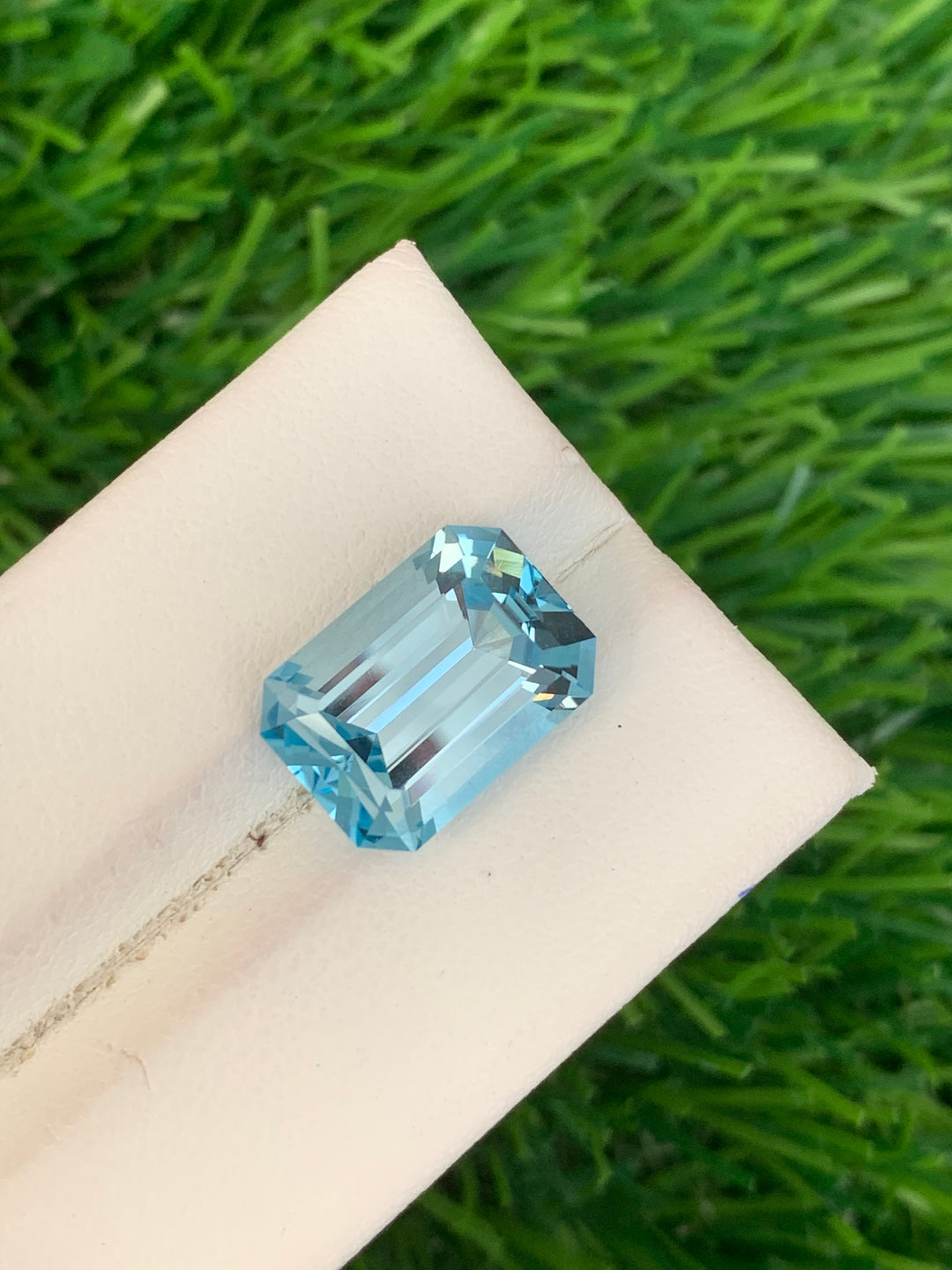 9.90 Carats Faceted Blue Topaz - Noble Gemstones®