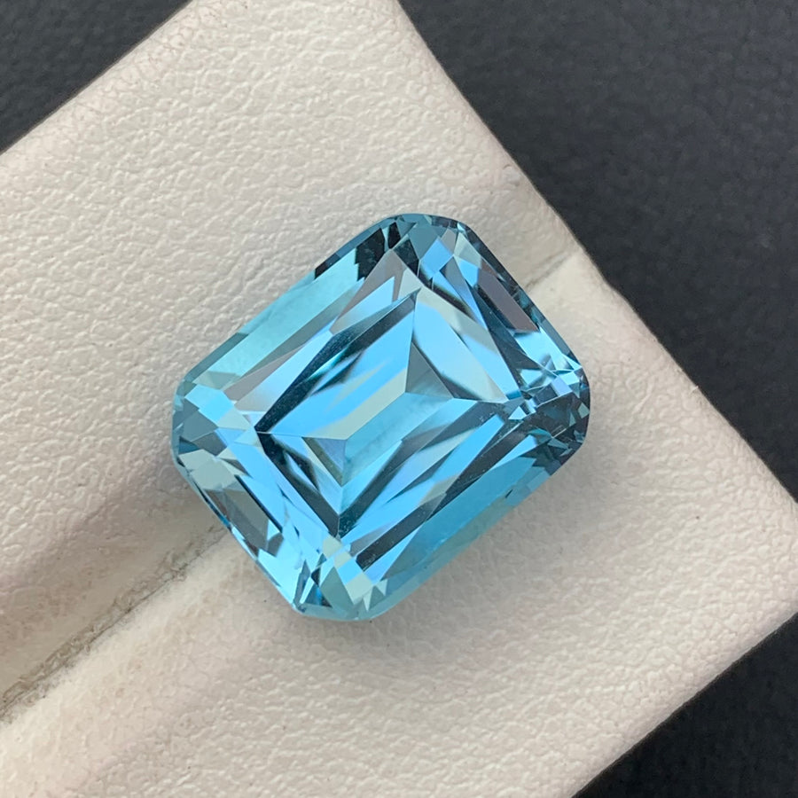 37.35 Carats Faceted Blue Topaz - Noble Gemstones®